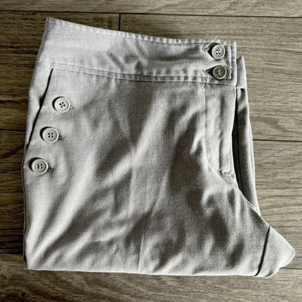The Limited Women Drew Fit Flat Front‎ Bermuda Shorts Gray Size 8